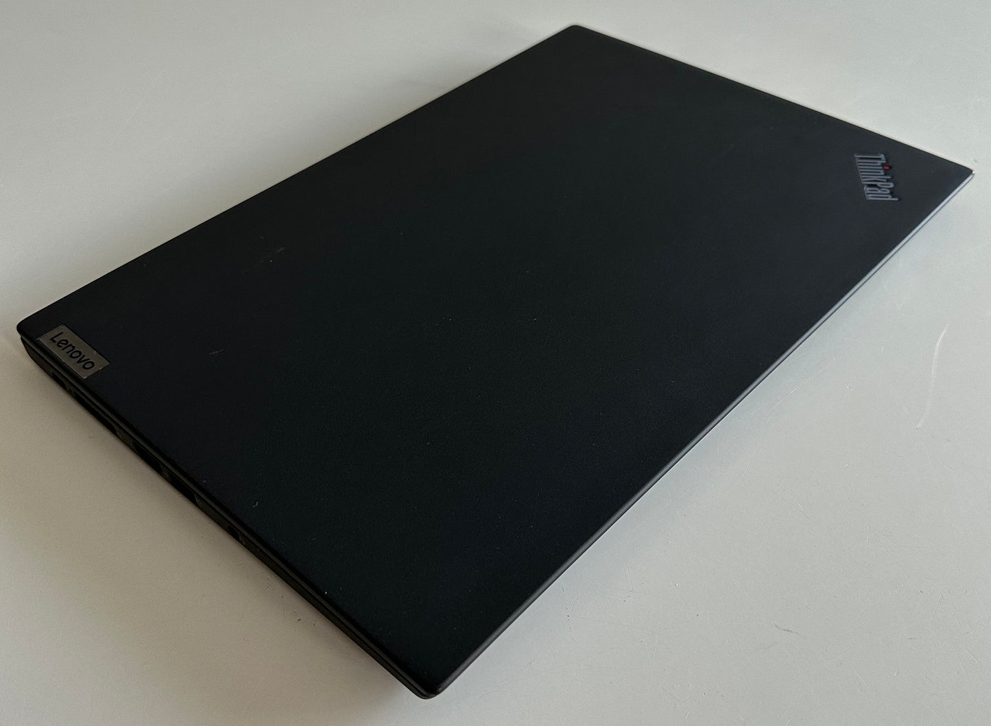 Lenovo Thinkpad T14s Gen 2 / 14" HD / i7 1165g7 / 16 gb Ram / 500gb SSD / Windows 11