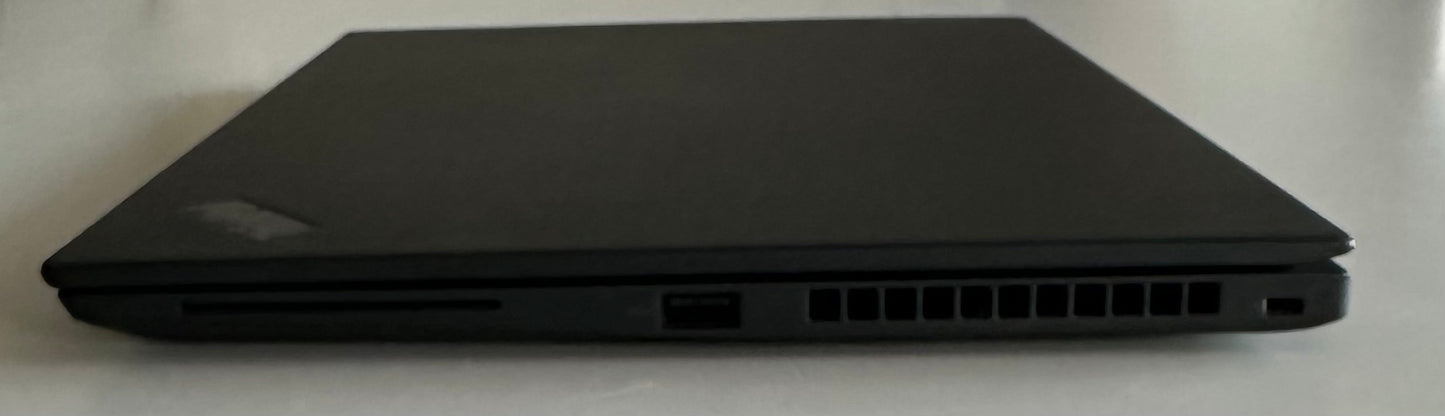 Lenovo Thinkpad T14s Gen 2 / 14" HD / i7 1165g7 / 16 gb Ram / 500gb SSD / Windows 11