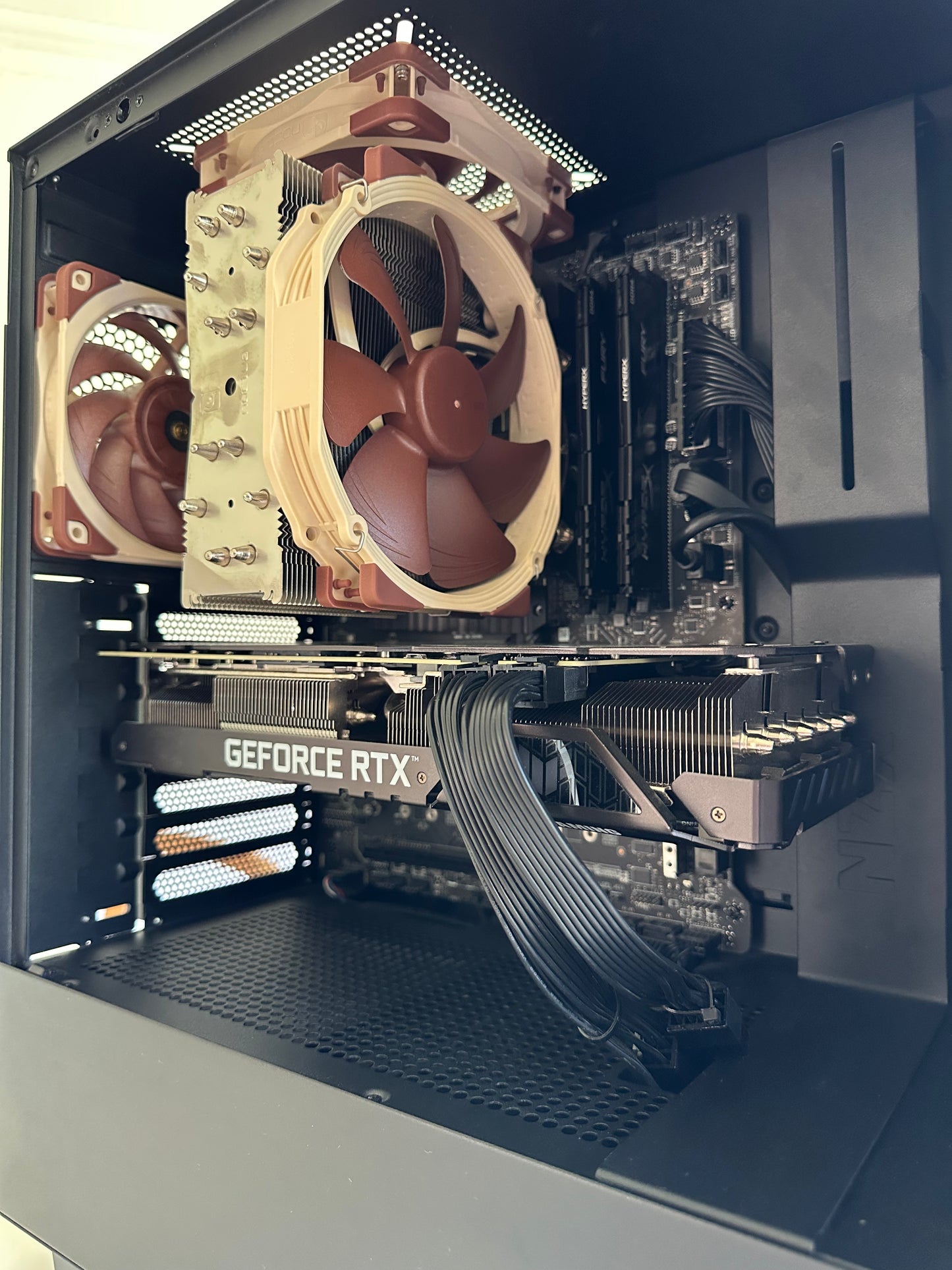 Gamer PC / RTX 3080 10gb / i7 12700k / 16gb DDR4 / 500gb SSD / Win 11