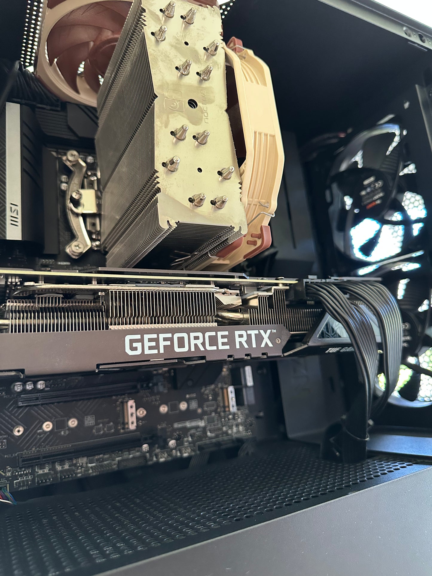 Gamer PC / RTX 3080 10gb / i7 12700k / 16gb DDR4 / 500gb SSD / Win 11