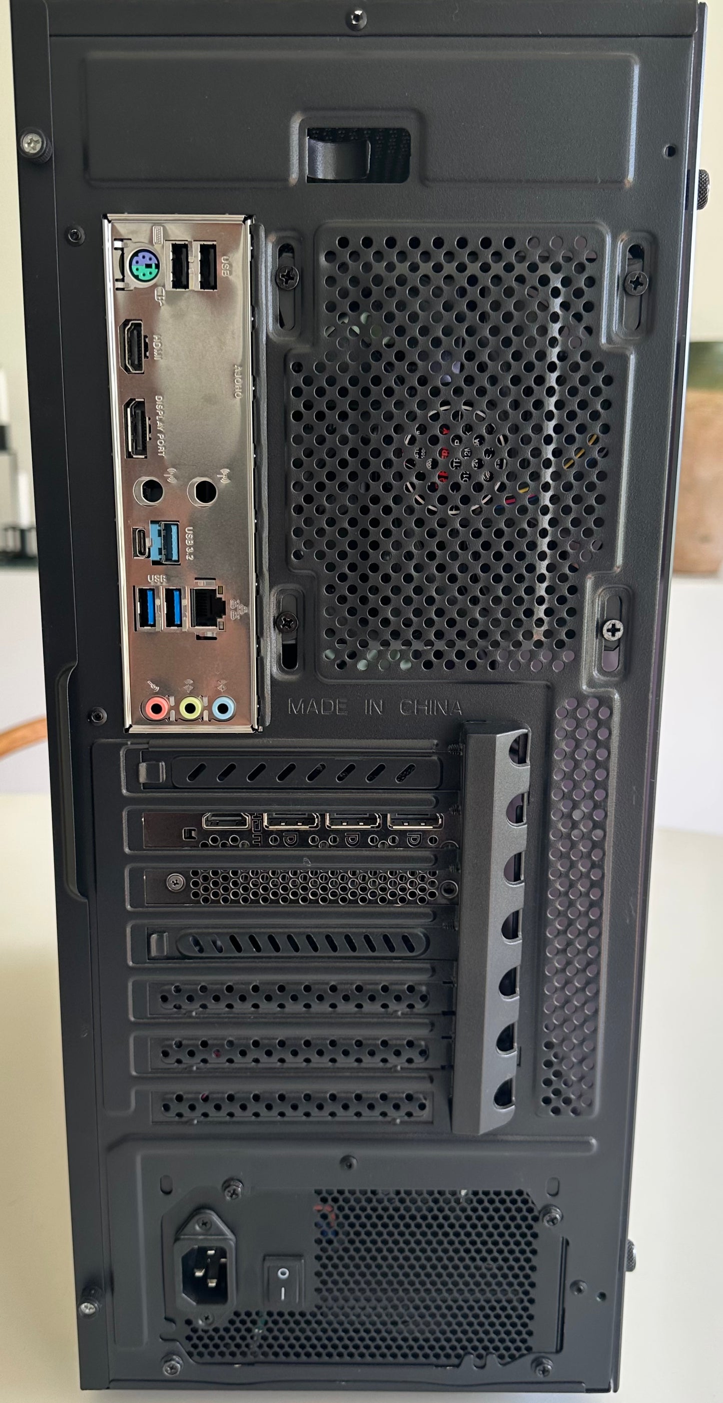 Gamer PC / RTX 3060 Ti 8gb / i5 10600KF / 32gb DDR4 / 1TB SSD / Win 11