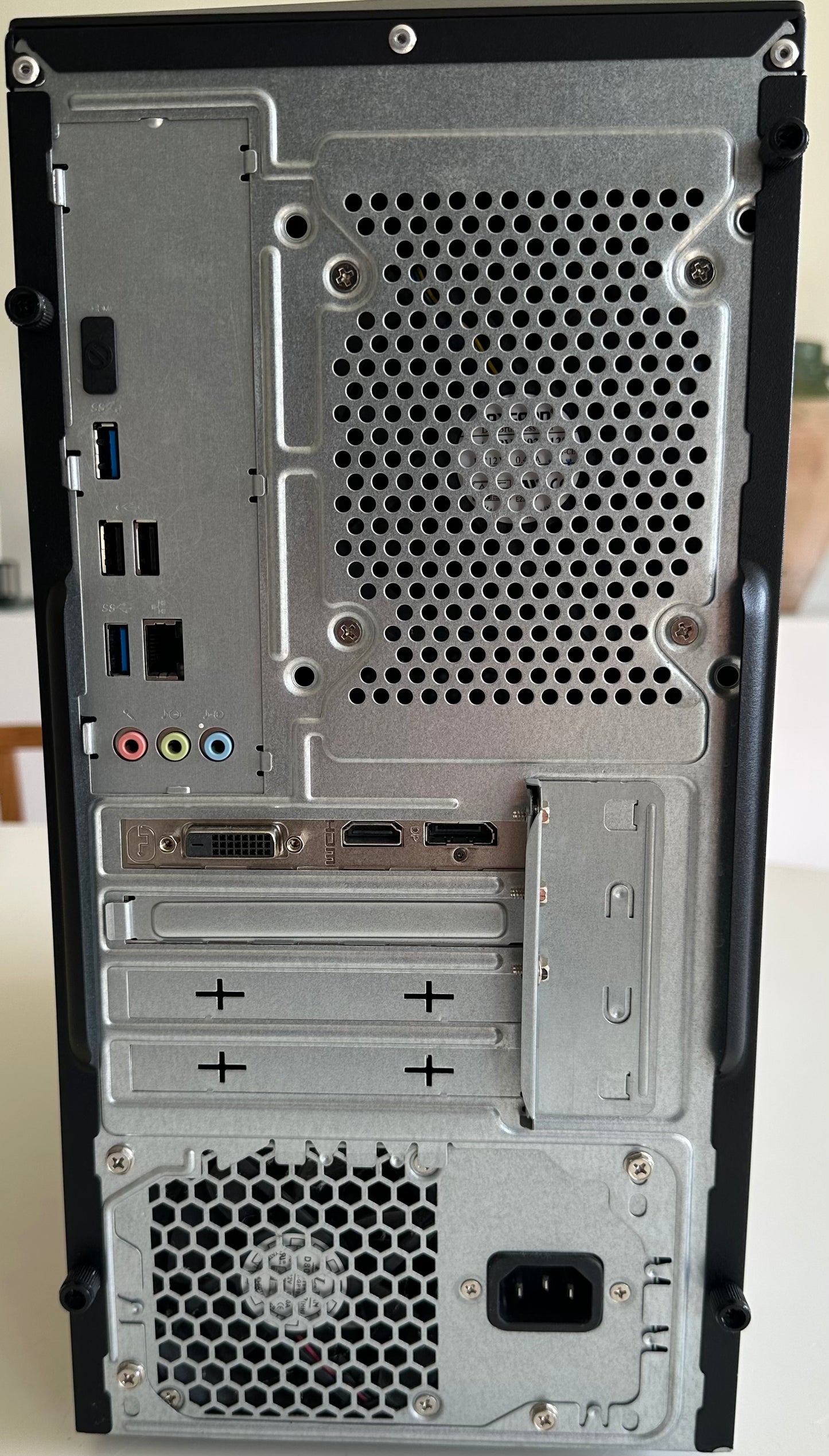 Lenovo Legion Gamer: GTX 1050 Ti 4gb / i3 7100 / 16gb DDR4 / 1TB SSD / Win 10