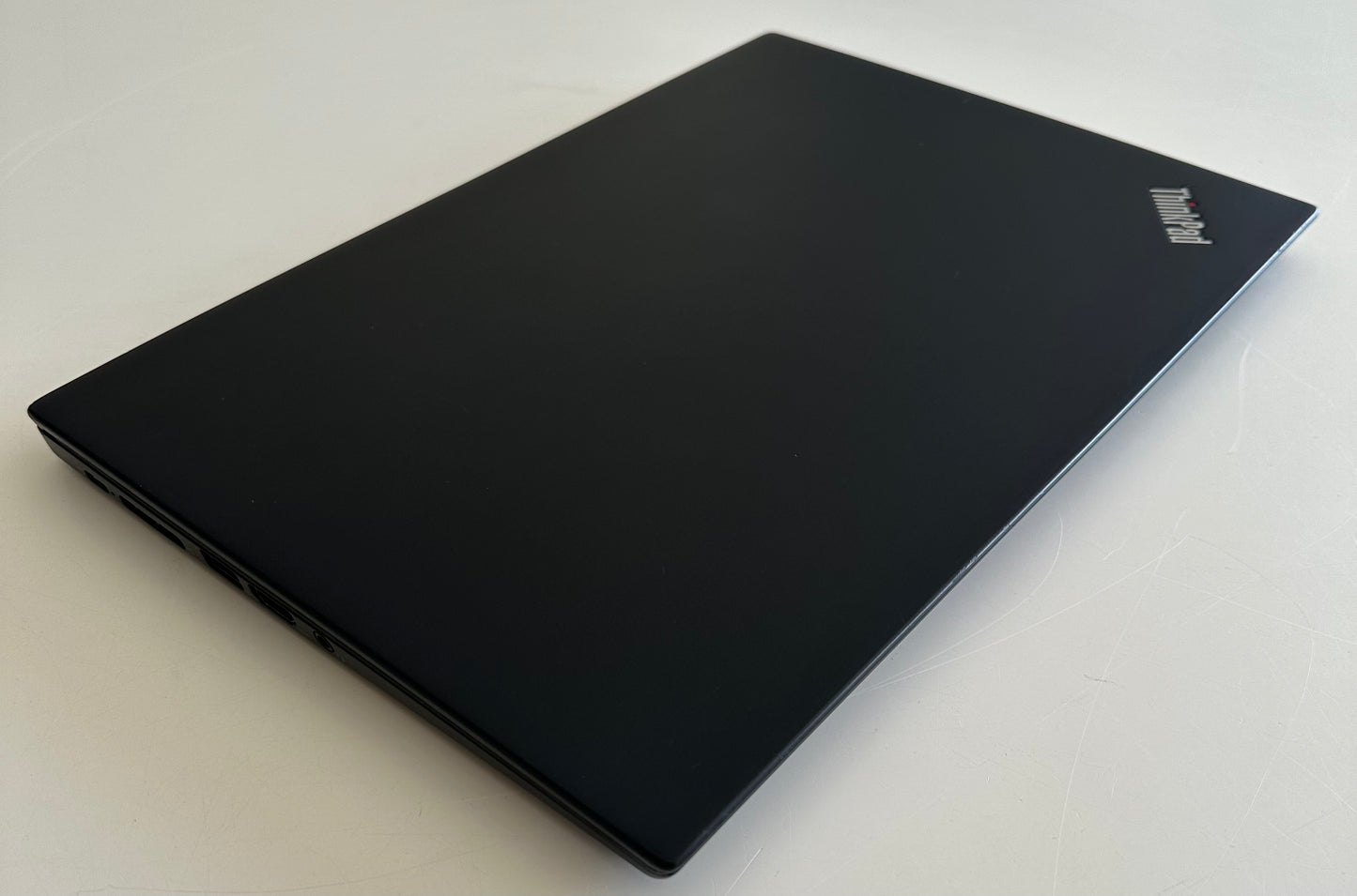 Lenovo Thinkpad T14s Gen 1 / 14" HD / R7 4750u / 16 gb Ram / 256gb SSD / Win 11