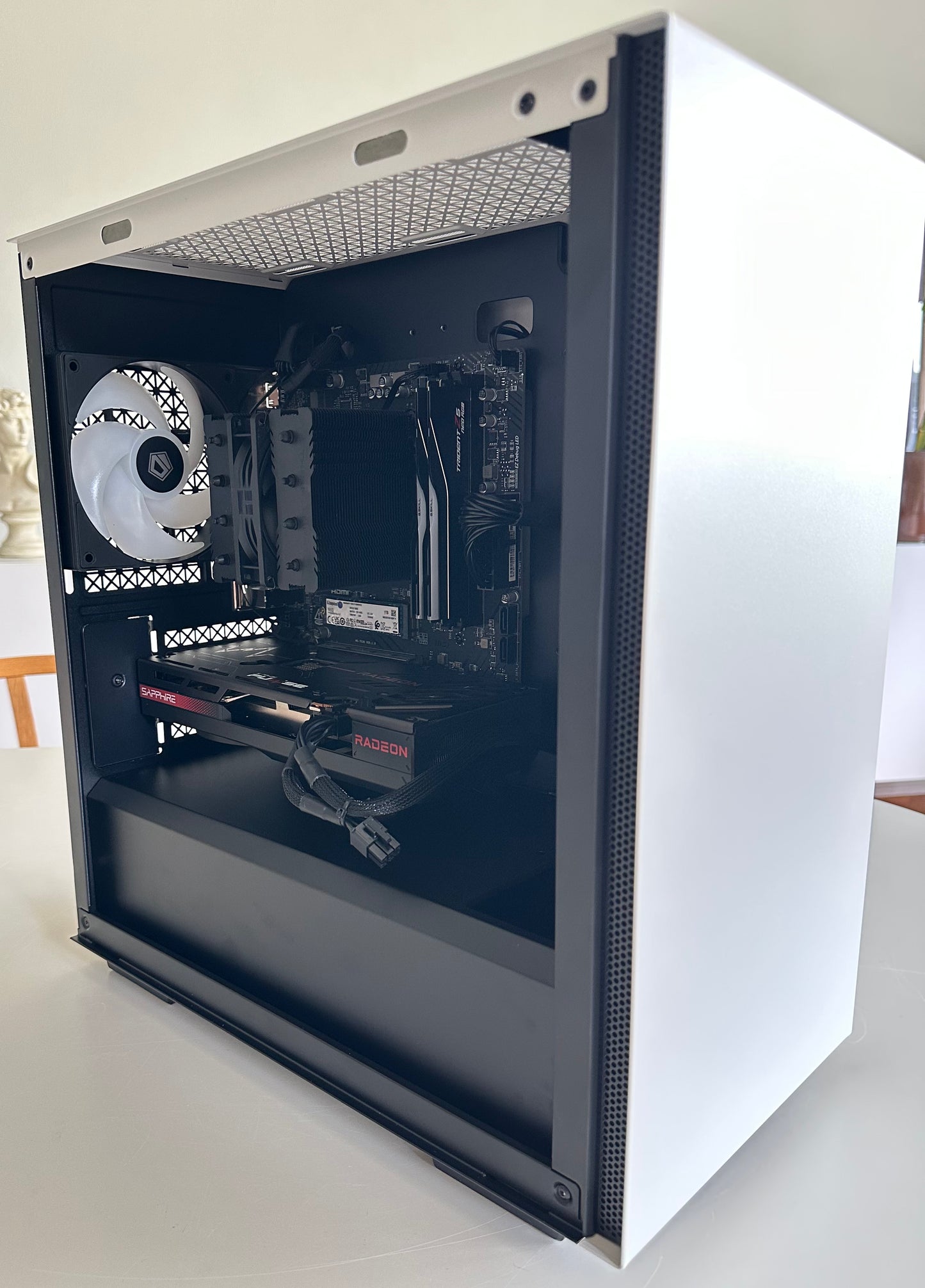 Gamer PC / RX 7600 8gb / R5 7600X / 32gb DDR5 / 1TB SSD / Win 11