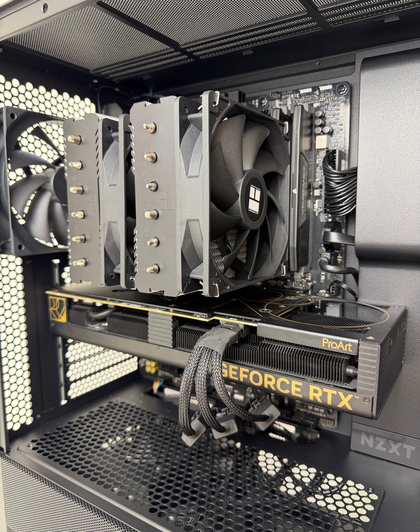 Gamer PC / Ryzen 7 7800X3D / 32gb DDR5 / RTX 4080 Super 16gb / 1TB Nvme SSD / Windows 11