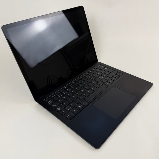 Microsoft Surface Laptop 5 / 13.5" / Intel i5 1245u / 16gb Ram / 256gb SSD / Win 11