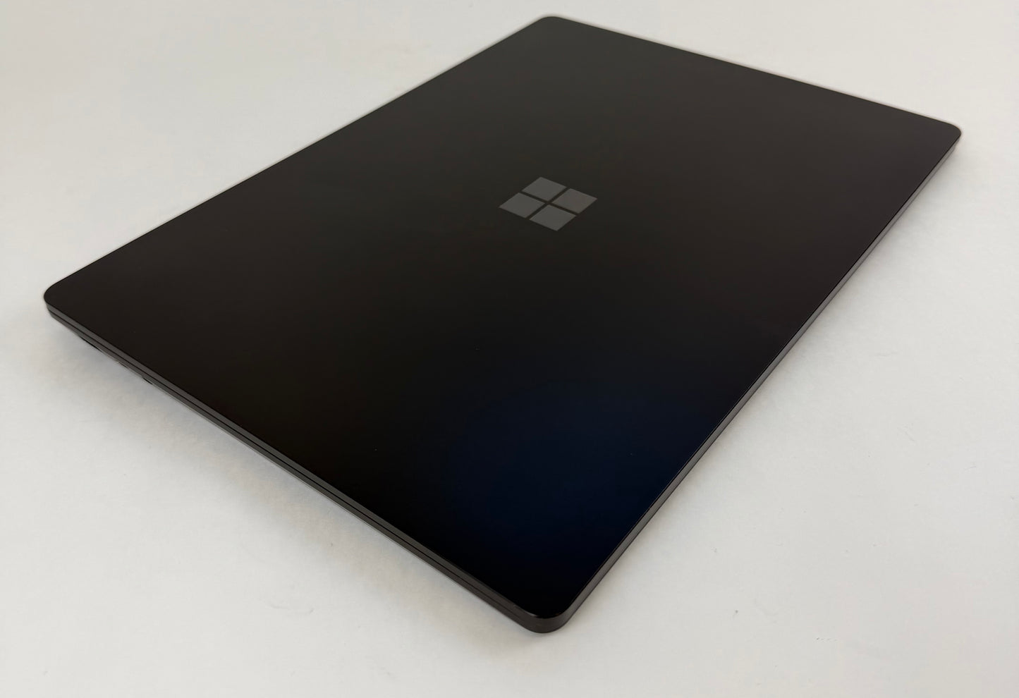 Microsoft Surface Laptop 5 / 13.5" / Intel i5 1245u / 16gb Ram / 256gb SSD / Win 11