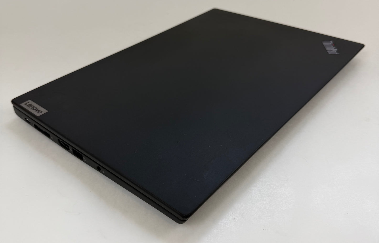 Lenovo Thinkpad T14 G2 / 14" / i7 1165g7 / 16gb Ram / 256gb SSD / WIndows 11
