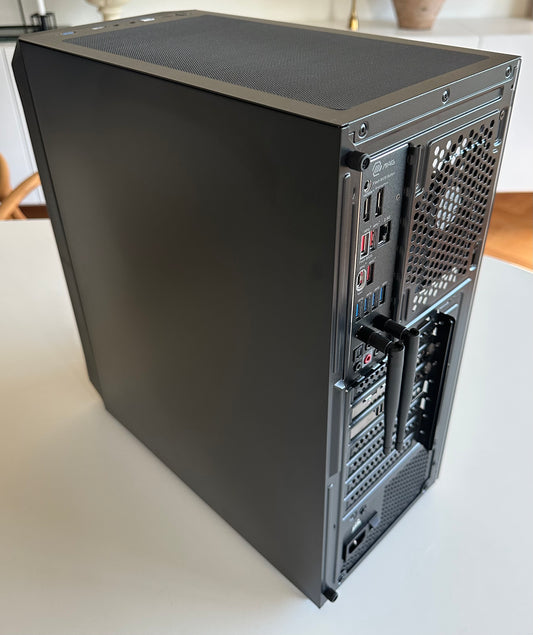 Gamer PC / RX 7900 XT 20gb / R7 7700 / 32gb DDR5 / 500gb SSD / Win 11