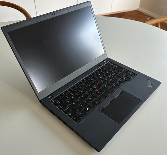 Lenovo Thinkpad T14s Gen 2 / 14" HD / i7 1165g7 / 16 gb Ram / 500gb SSD / Windows 11