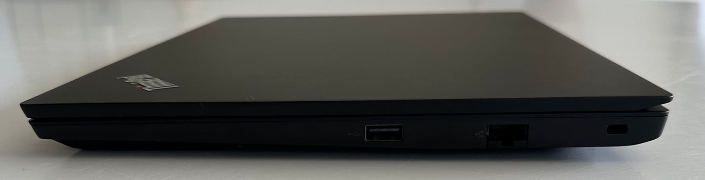 Lenovo Thinkpad E14 Gen 4 / 14" HD / Ryzen 7 5825u / 16 gb Ram / 500gb SSD / Windows 11