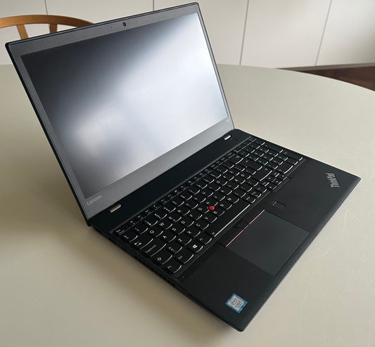 Lenovo Thinkpad T570 / 15" HD / i5 7200u / 8gb Ram / 256gb SSD / Win 11