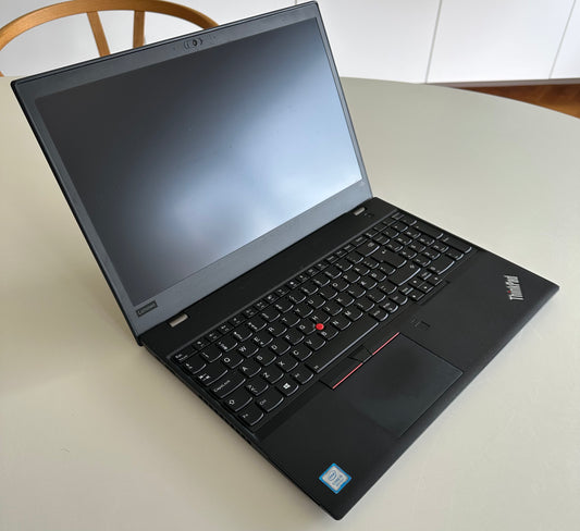 Lenovo Thinkpad T580 / 15" HD / i5 8250u / 8gb Ram / 256gb SSD / Win 11
