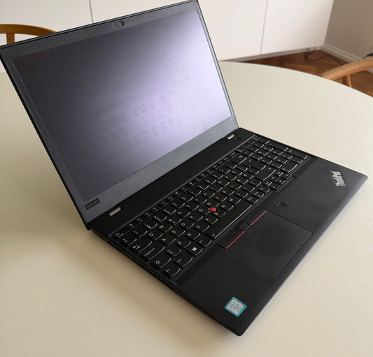 Lenovo Thinkpad T580 / 15" HD / i5 8350u / 16gb Ram / 512gb SSD / Win 11