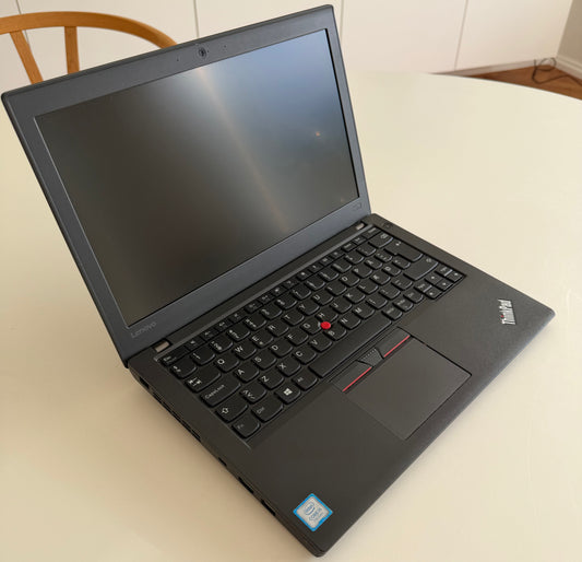 Lenovo Thinkpad X270 / 12.5" HD / i5 7200u / 8gb Ram / 128gb SSD / Win 11