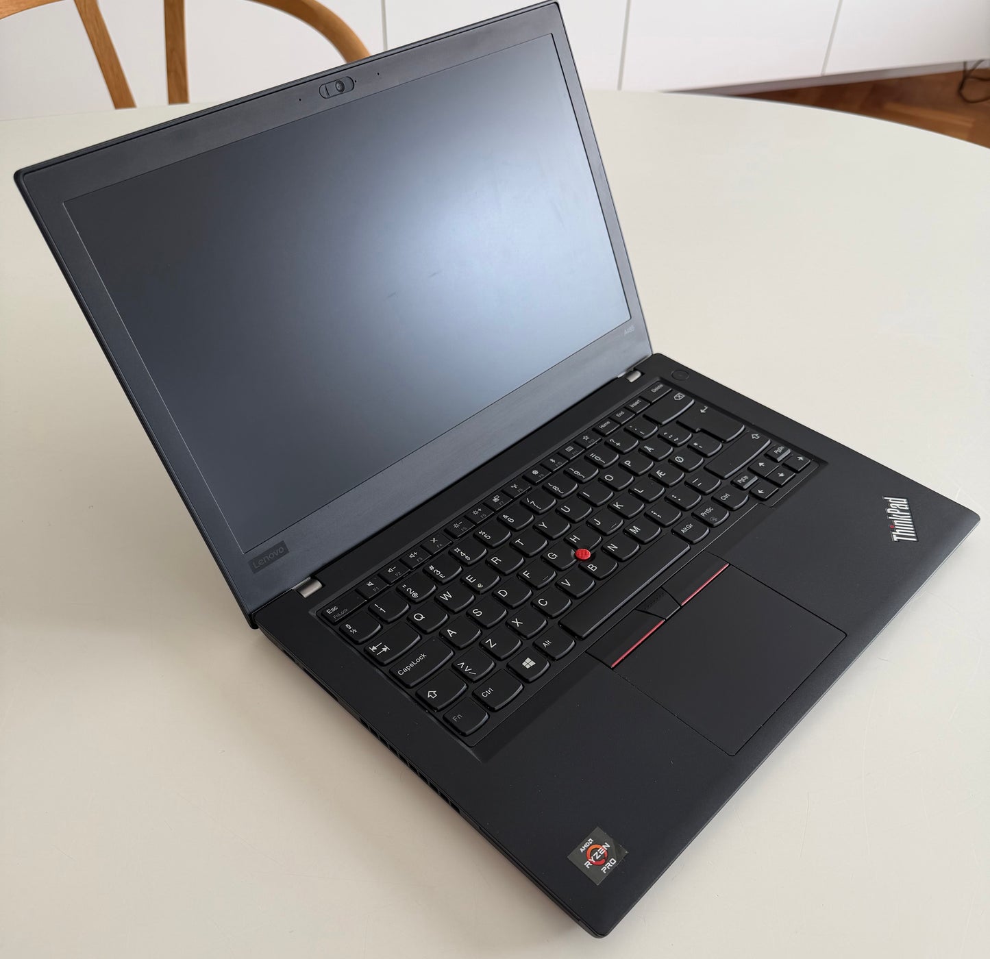 Lenovo Thinkpad A485 / 14" FHD / R5 2500u / 8gb Ram / 256gb SSD / Win 11