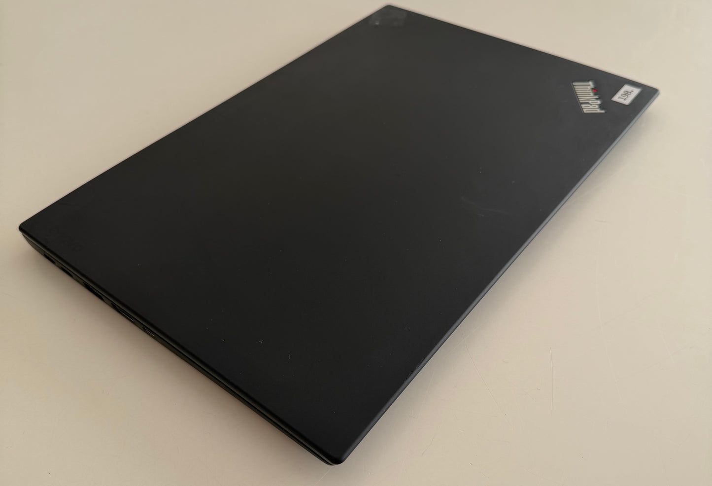 Lenovo Thinkpad X1 Carbon Gen 5 / 14 FHD / i5 6300u / 8gb Ram / 256gb SSD / Win 11