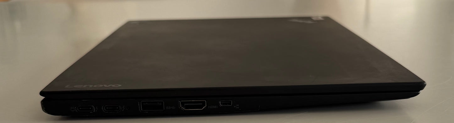 Lenovo Thinkpad X1 Carbon Gen 5 / 14 FHD / i5 6300u / 8gb Ram / 256gb SSD / Win 11