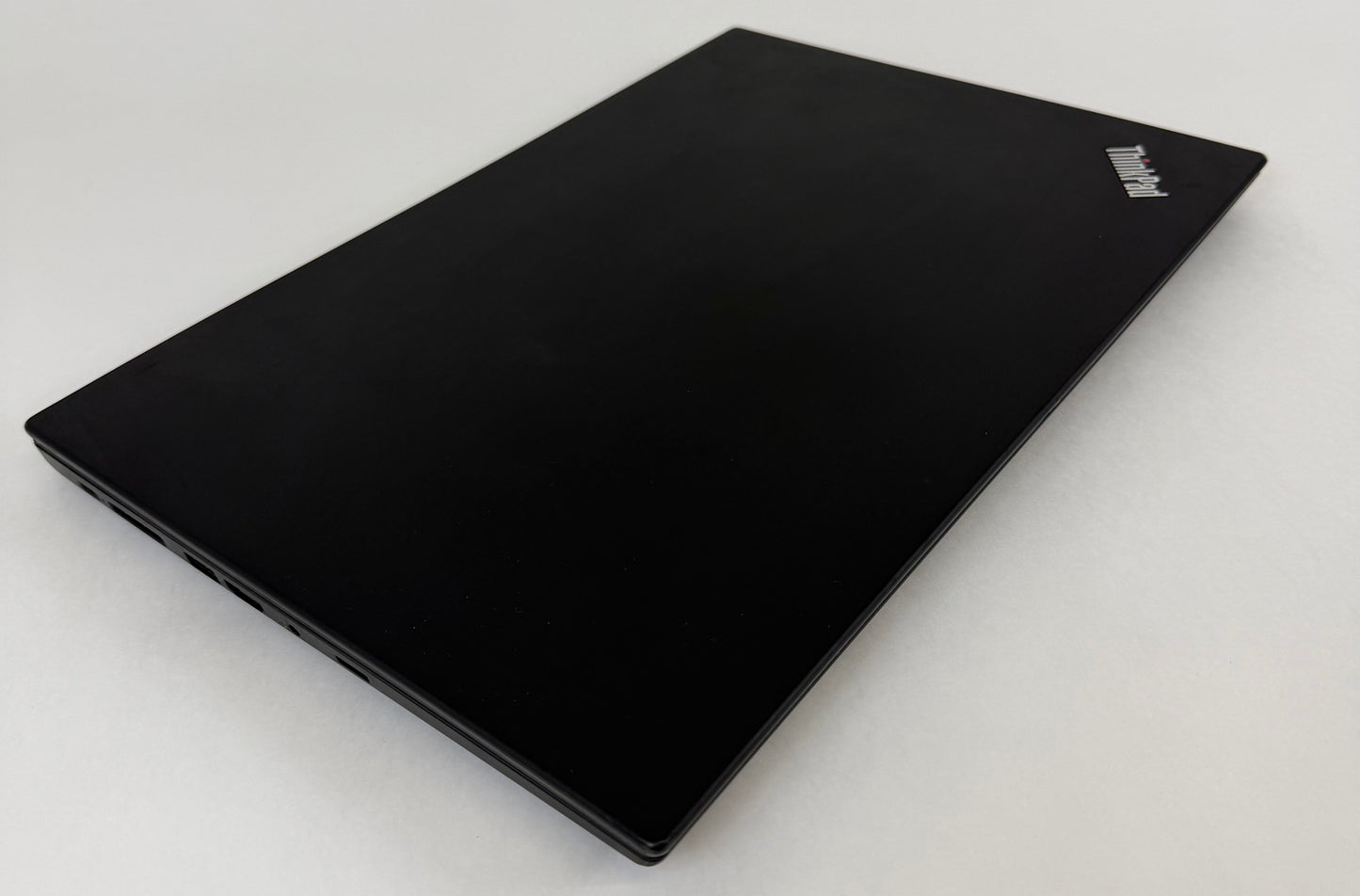 Lenovo Thinkpad T590 / 15" HD / i5 8265u / 8gb Ram / 256gb SSD / Win 11