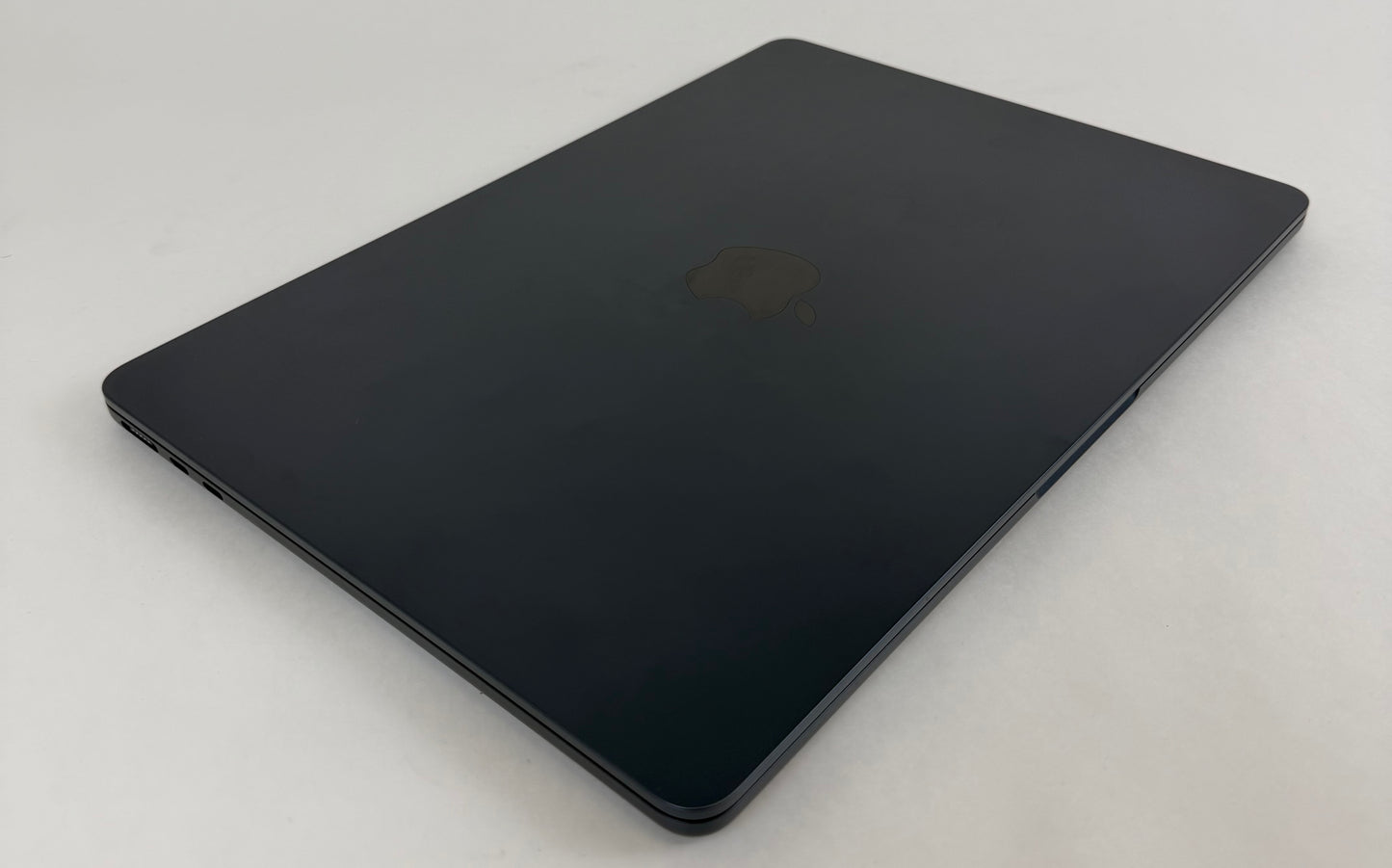 MacBook Air M4 / 13” / 16gb Ram / 256gb SSD / Midnight
